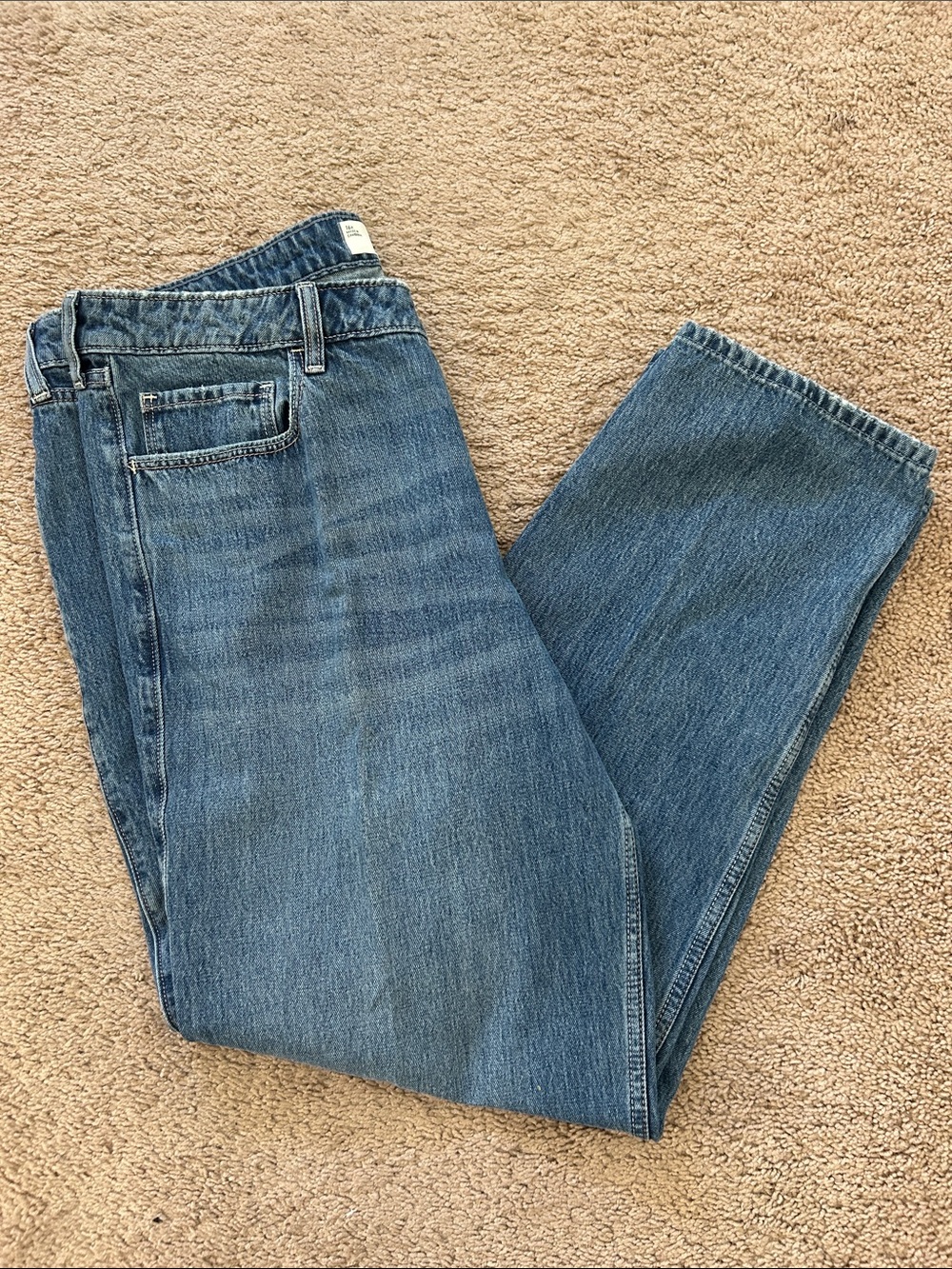 Low-Rise Loose Jeans
